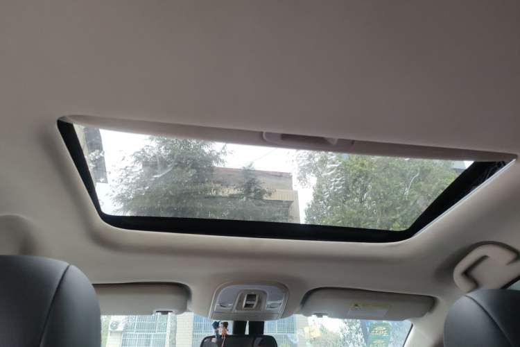 Used BYD Song MAX 2019 1.5T Manual Smart Connect Ruiyi Sunroof Model 7 Seats China VI Standard Headliner