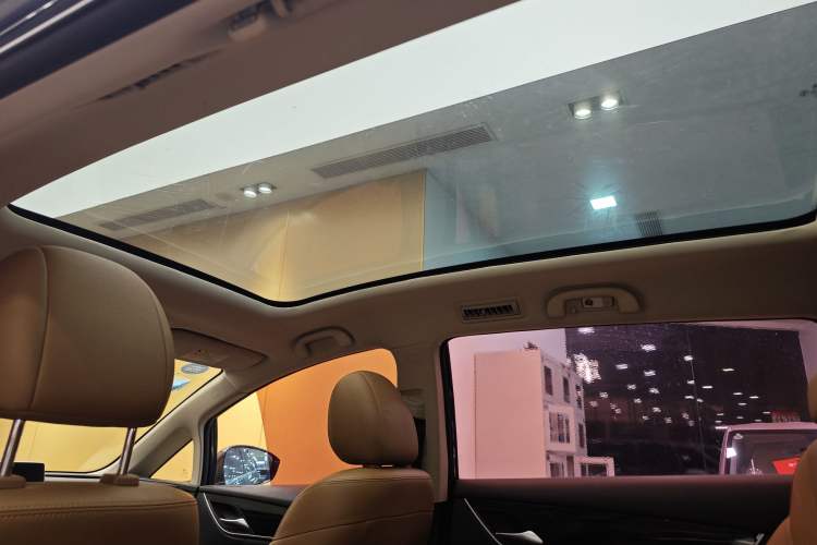 Used BYD Song MAX 2019 1.5T Automatic Smart Connect ZhiLian RuiDong 6-Seater China V Standard Headliner