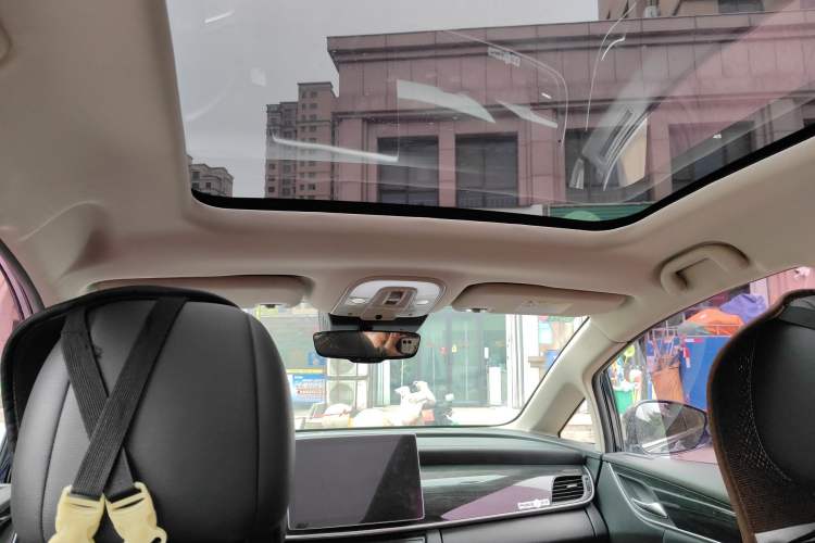 Used BYD Song MAX 2019 1.5T Automatic Smart Connect ZhiLian RuiDong Model 7 Seats China V Emission Standard Headliner
