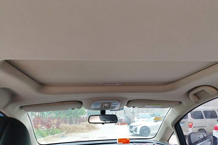 Used BYD Song MAX 2019 1.5T Manual Smart Connect Ruiyi Sunroof Model 7 Seats China VI Standard Headliner