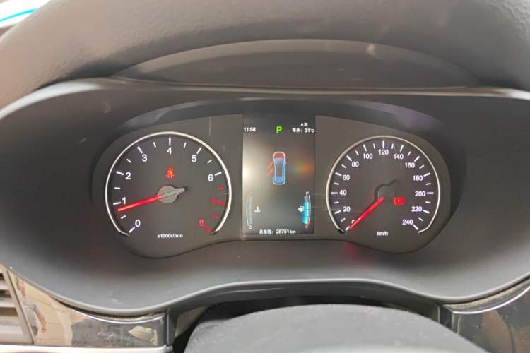 Used BYD Song MAX 2019 1.5T Automatic SmartConnect ZhiLian RuiDong Edition with 6 Seats China VI Standard Instrument Cluster