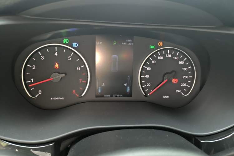 Used BYD Song MAX 2019 1.5T Automatic Smart Connect Ruiyi Sunroof Version 6 Seats China VI Standard Instrument Cluster