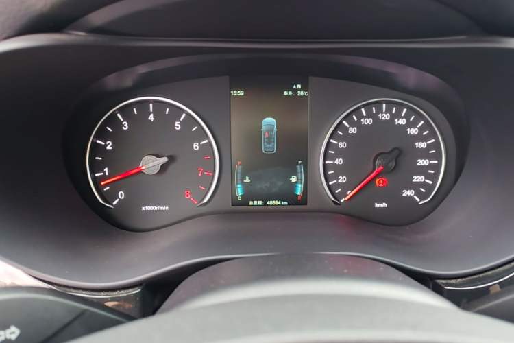 Used BYD Song MAX 2019 1.5T Manual Smart Connect Ruiyi Sunroof Model 6 Seats China VI Standard Instrument Cluster