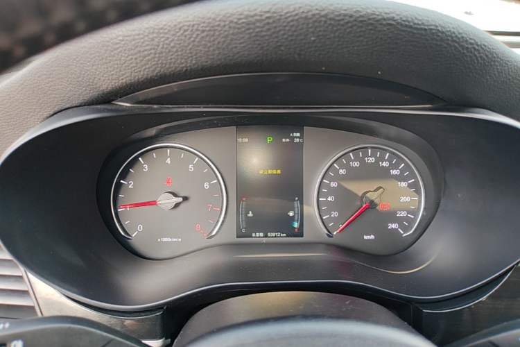 Used BYD Song MAX 2019 1.5T Automatic Smart Connect Ruiyi Model 6-Seater China V Standard Instrument Cluster