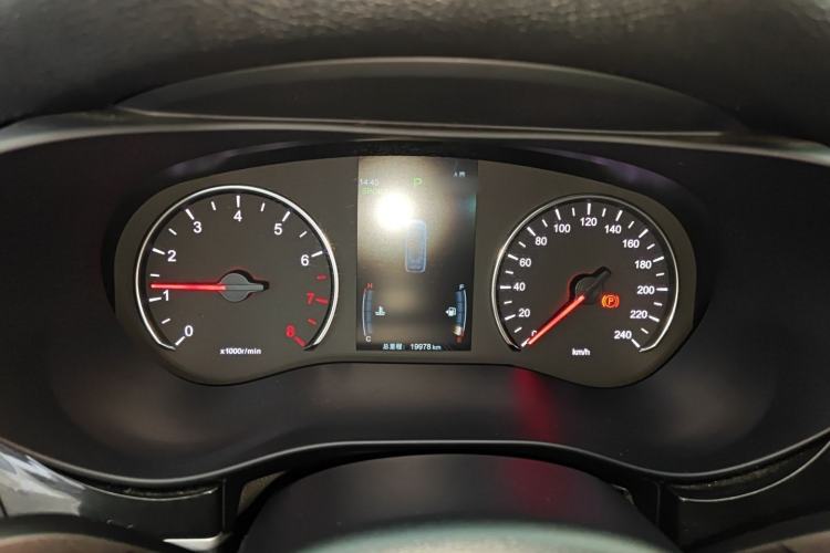 Used BYD Song MAX 2019 1.5T Automatic Smart Connect Ruiyi Sunroof Model 7 Seats China VI Standard Instrument Cluster