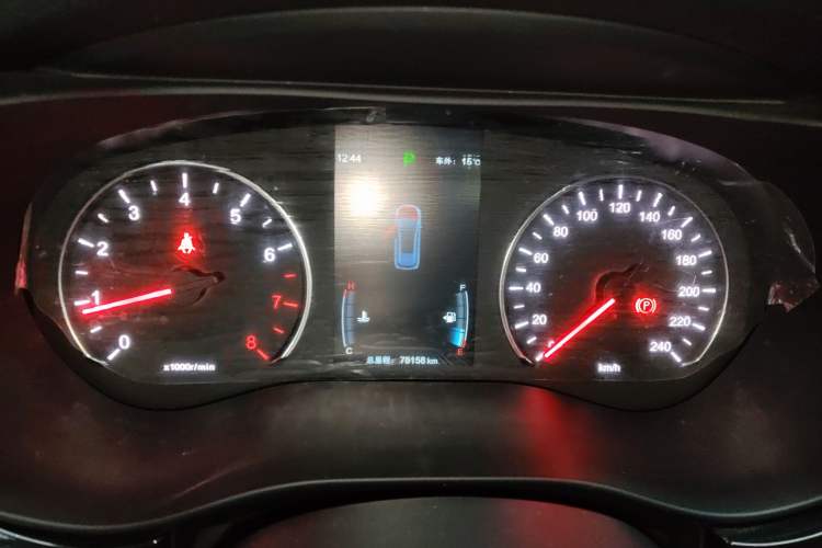 Used BYD Song MAX 2019 1.5T Automatic Smart Connect Ruiyi Sunroof Model 7 Seats China VI Standard Instrument Cluster