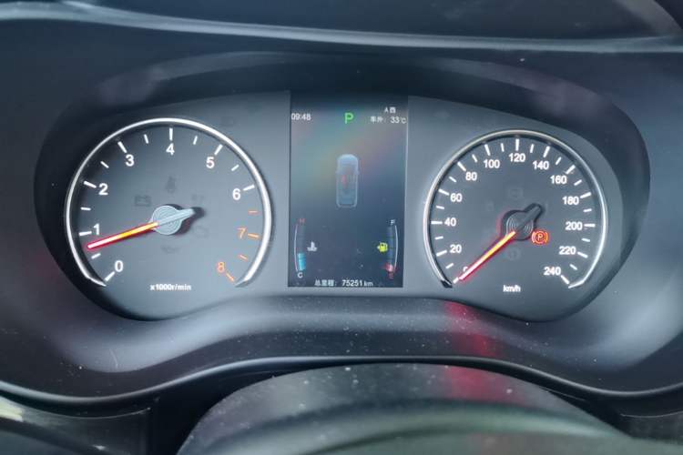 Used BYD Song MAX 2019 1.5T Automatic Smart Connect Ruiyi Sunroof Model 7 Seats China VI Standard Instrument Cluster