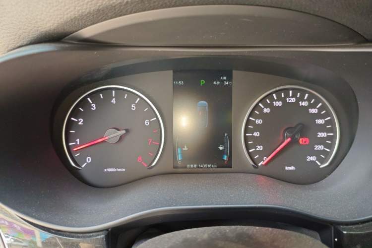 Used BYD Song MAX 2019 1.5T Automatic Smart Connect ZhiLian RuiDong 6-Seater China V Standard Instrument Cluster