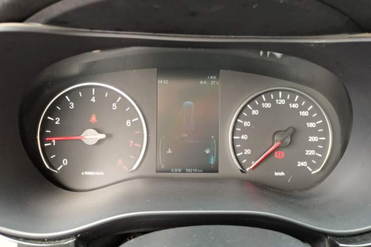 Used BYD Song MAX 2019 1.5T Manual Smart Connect Ruiyi Sunroof Model 6 Seats China VI Standard Instrument Cluster
