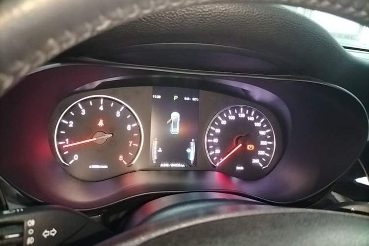 Used BYD Song MAX 2019 1.5T Automatic Smart Connect Ruiyi Sunroof Model 7 Seats China VI Standard Instrument Cluster