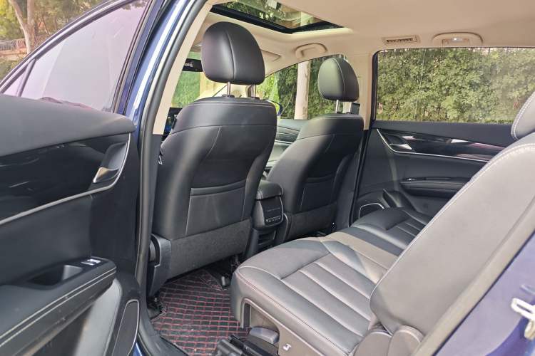Used BYD Song MAX 2019 1.5T Automatic Smart Connect Ruiyi Sunroof Model 7 Seats China VI Standard Interior 2