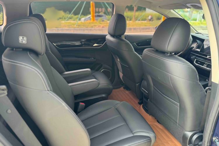 Used BYD Song MAX 2019 1.5T Manual Smart Connect Ruiyi Sunroof Model 6 Seats China VI Standard Interior 2
