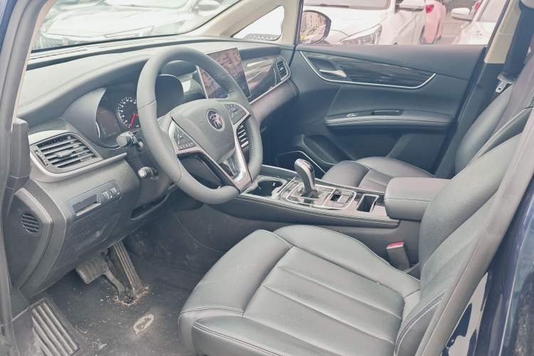 Used BYD Song MAX 2019 1.5T Automatic Smart Connect Ruiyi Sunroof Model 7 Seats China VI Standard Interior 3