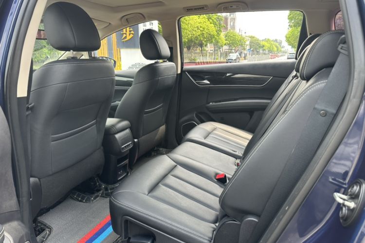Used BYD Song MAX 2019 1.5T Manual Smart Connect Ruiyi Sunroof Model 7 Seats China VI Standard Interior 3