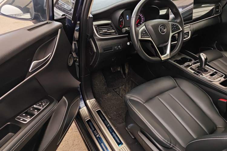 Used BYD Song MAX 2019 1.5T Automatic Smart Connect Ruiyi Sunroof Model 7 Seats China VI Standard Interior 3