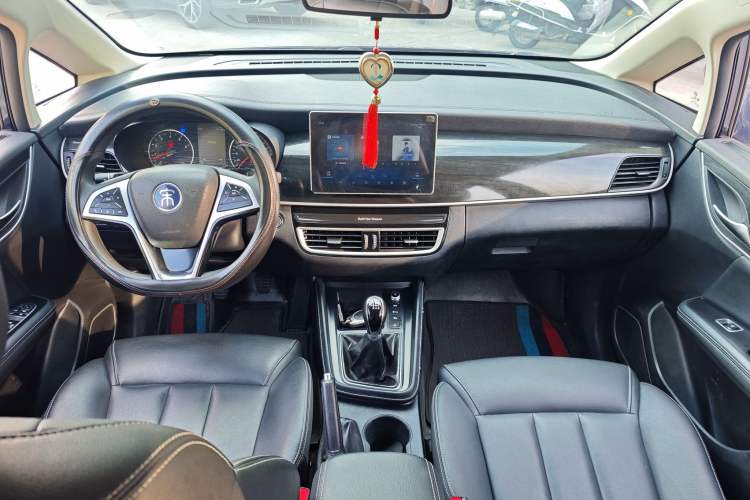 Used BYD Song MAX 2019 1.5T Manual Smart Connect Ruiyi Sunroof Model 7 Seats China VI Standard Interior 3