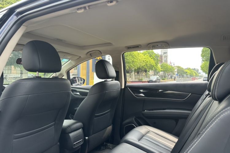 Used BYD Song MAX 2019 1.5T Manual Smart Connect Ruiyi Sunroof Model 7 Seats China VI Standard Interior 4