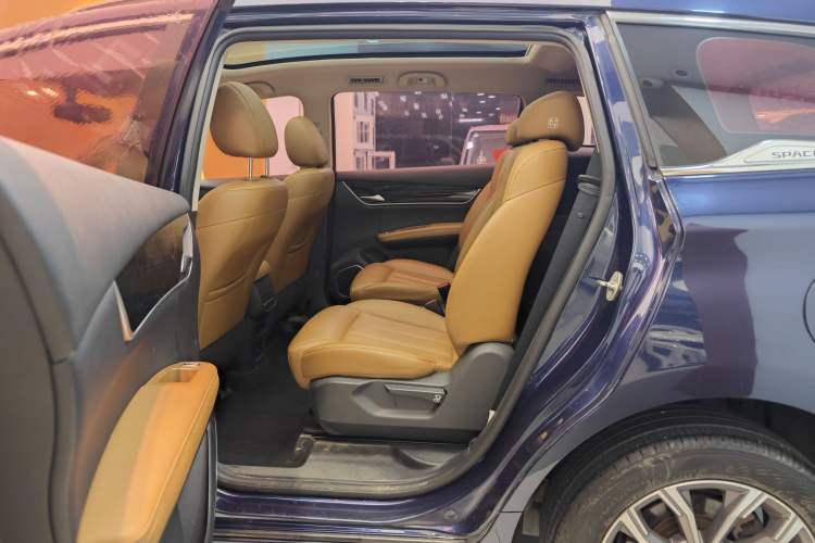 Used BYD Song MAX 2019 1.5T Automatic Smart Connect ZhiLian RuiDong 6-Seater China V Standard Interior 5