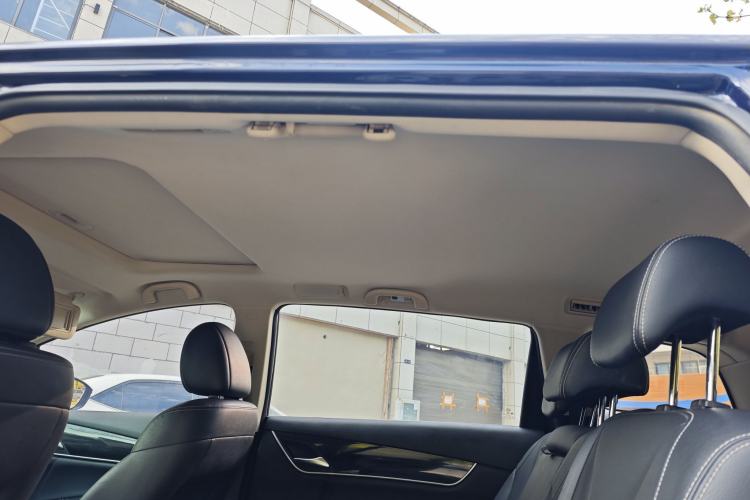 Used BYD Song MAX 2019 1.5T Manual Smart Connect Ruiyi Sunroof Model 7 Seats China VI Standard Interior 5