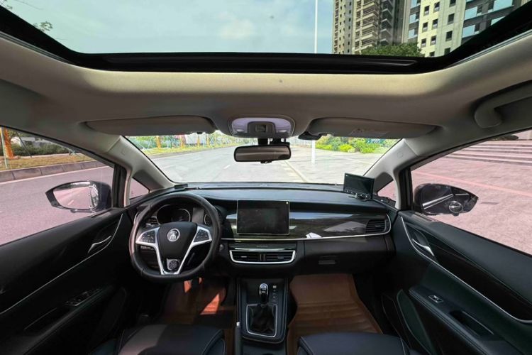 Used BYD Song MAX 2019 1.5T Manual Smart Connect Ruiyi Sunroof Model 6 Seats China VI Standard Interior 5