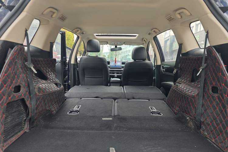 Used BYD Song MAX 2019 1.5T Manual Smart Connect Ruiyi Sunroof Model 7 Seats China VI Standard Interior 6