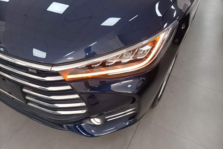 Used BYD Song MAX 2019 1.5T Manual Smart Connect Ruiyi Sunroof Model 7 Seats China VI Standard Left Front Headlight
