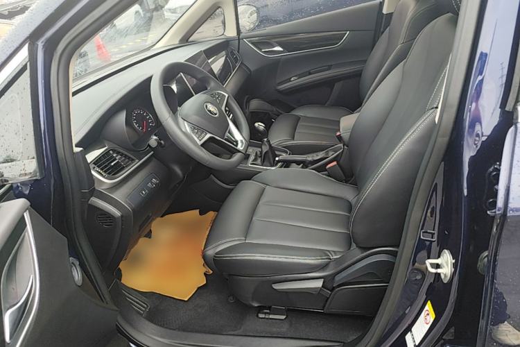 Used BYD Song MAX 2019 1.5T Manual Smart Connect Ruiyi Sunroof Model 7 Seats China VI Standard Left Front Seat