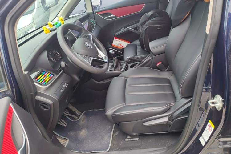 Used BYD Song MAX 2019 1.5T Manual Smart Connect Ruiyi Sunroof Model 6 Seats China VI Standard Left Front Seat