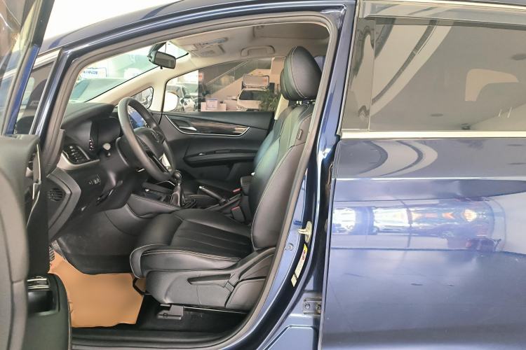 Used BYD Song MAX 2019 1.5T Manual Smart Connect Ruiyi Sunroof Model 7 Seats China V Emission Standard Left Front Seat