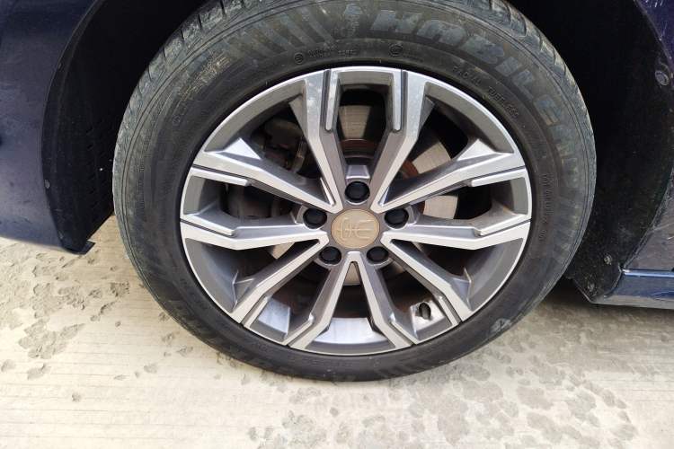 Used BYD Song MAX 2019 1.5T Automatic Smart Connect Ruiyi Sunroof Version 6 Seats China VI Standard Left Front Wheel Hub
