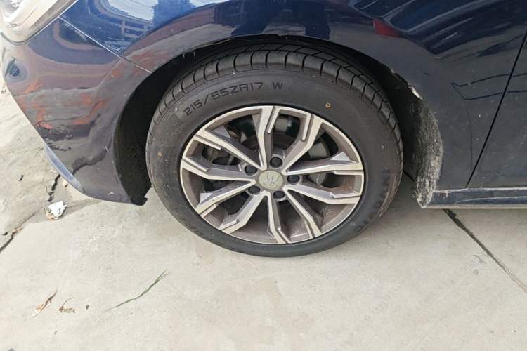 Used BYD Song MAX 2019 1.5T Automatic Smart Connect Prestige Model 6 Seats China V Standard Left Front Wheel Hub