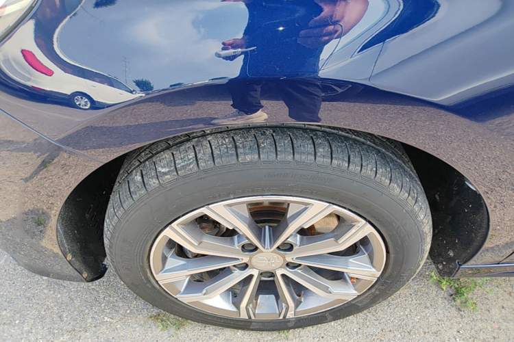 Used BYD Song MAX 2019 1.5T Automatic Smart Connect Ruiyi Model 6-Seater China V Standard Left Front Wheel Hub