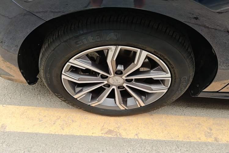 Used BYD Song MAX 2019 1.5T Automatic Smart Connect Ruiyi Sunroof Model 7 Seats China VI Standard Left Front Wheel Hub