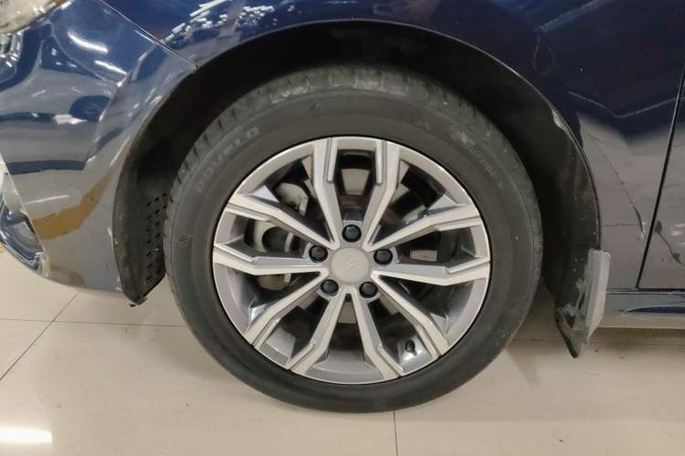 Used BYD Song MAX 2019 1.5T Automatic Smart Connect Ruiyi Sunroof Model 7 Seats China VI Standard Left Front Wheel Hub