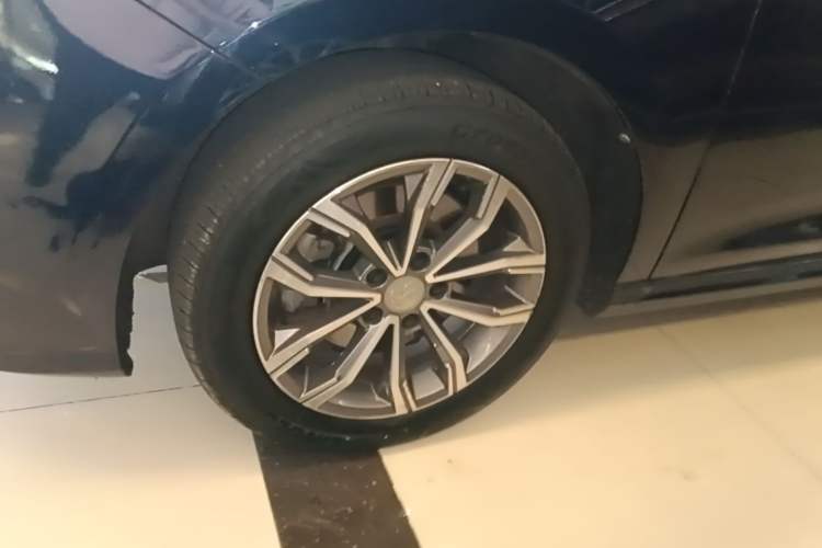 Used BYD Song MAX 2019 1.5T Automatic Smart Connect Ruiyi Model 6-Seater China V Standard Left Front Wheel Hub