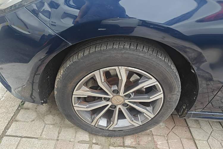 Used BYD Song MAX 2019 1.5T Automatic Smart Connect Prestige Model 6 Seats China V Standard Left Front Wheel Hub