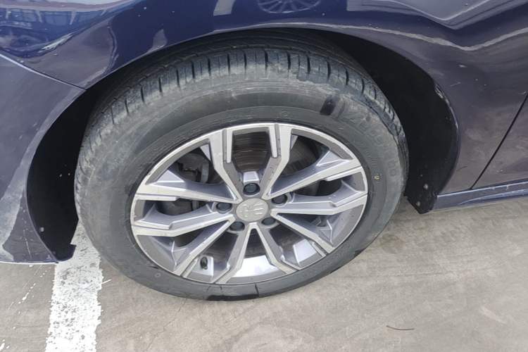 Used BYD Song MAX 2019 1.5T Automatic Smart Connect Ruiyi Sunroof Model 7 Seats China VI Standard Left Front Wheel Hub