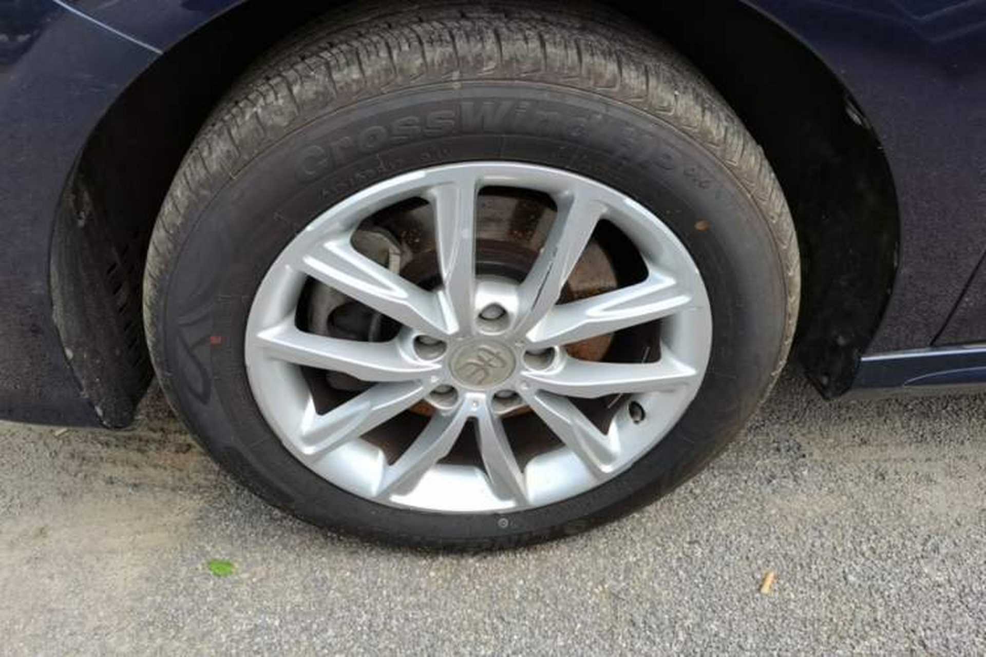 Used BYD Song MAX 2019 1.5T Manual Smart Connect Ruiyi Sunroof Model 6 Seats China VI Standard Left Front Wheel Hub