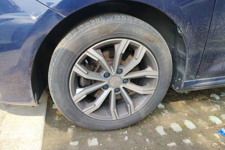 Used BYD Song MAX 2019 1.5T Automatic SmartConnect ZhiLian RuiDong Edition with 6 Seats China VI Standard Left Front Wheel Hub