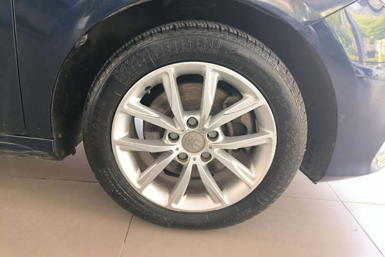 Used BYD Song MAX 2019 1.5T Manual Smart Connect Ruiyi Sunroof Model 7 Seats China V Emission Standard Left Front Wheel Hub