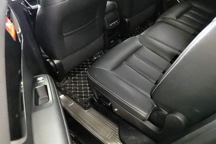 Used BYD Song MAX 2019 1.5T Automatic Smart Connect Ruiyi Sunroof Model 7 Seats China VI Standard Left Rear Seat