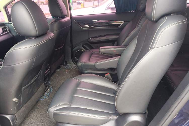 Used BYD Song MAX 2019 1.5T Automatic SmartConnect ZhiLian RuiDong Edition with 6 Seats China VI Standard Left Rear Seat