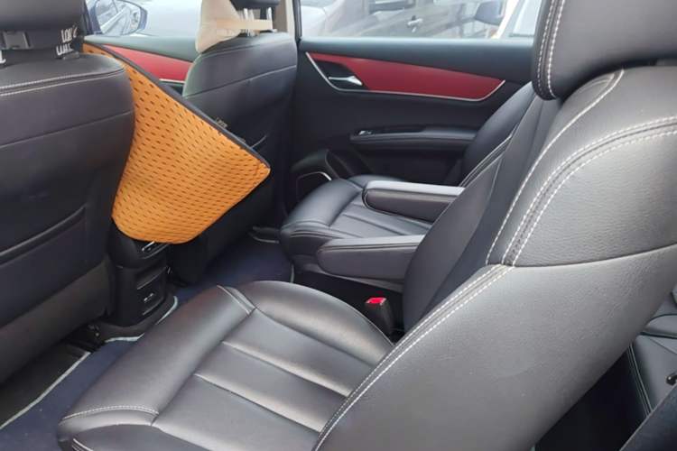 Used BYD Song MAX 2019 1.5T Manual Smart Connect Ruiyi Sunroof Model 6 Seats China VI Standard Left Rear Seat