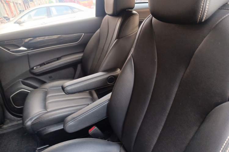 Used BYD Song MAX 2019 1.5T Automatic Smart Connect Ruiyi Sunroof Version 6 Seats China VI Standard Left Rear Seat