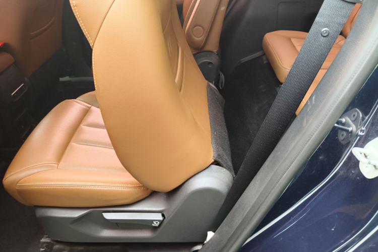 Used BYD Song MAX 2019 1.5T Automatic Smart Connect ZhiLian RuiDong 6-Seater China V Standard Left Rear Seat