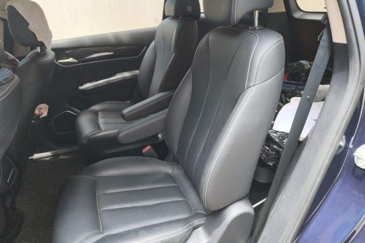 Used BYD Song MAX 2019 1.5T Automatic Smart Connect Prestige Model 6 Seats China VI Standard Left Rear Seat