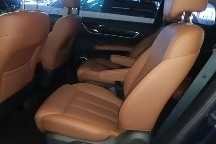 Used BYD Song MAX 2019 1.5T Automatic Smart Connect Ruiyi Model 6-Seater China V Standard Left Rear Seat