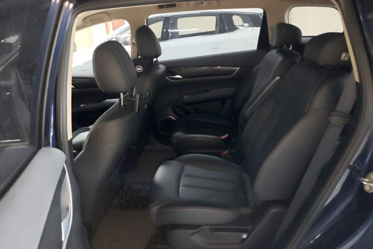 Used BYD Song MAX 2019 1.5T Automatic SmartConnect ZhiLian RuiDong Edition with 6 Seats China VI Standard Left Rear Seat