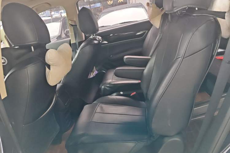 Used BYD Song MAX 2019 1.5T Manual Smart Connect Ruiyi Sunroof Model 6 Seats China VI Standard Left Rear Seat