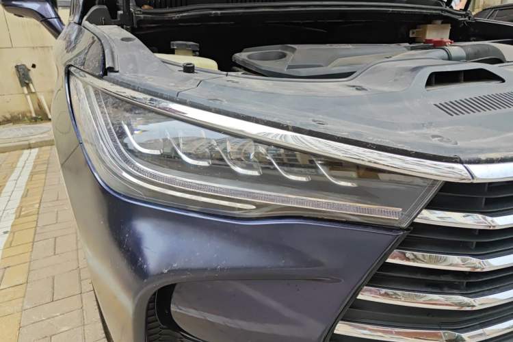 Used BYD Song MAX 2019 1.5T Automatic SmartConnect ZhiLian RuiDong Edition with 6 Seats China VI Standard Right Front Headlight